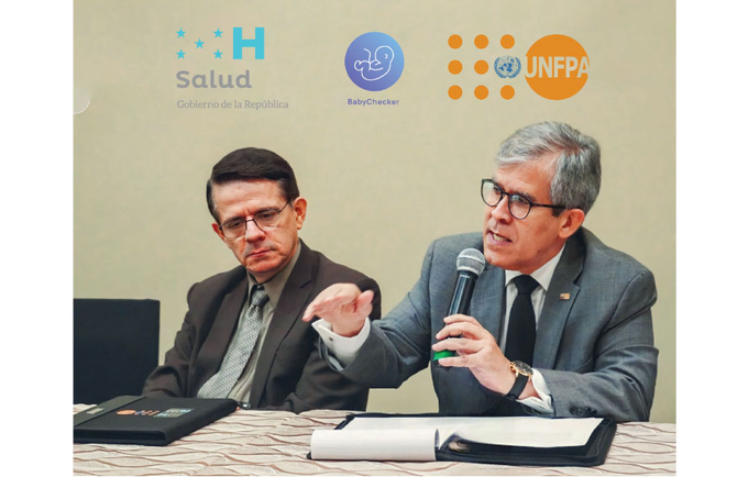Secretario de Salud, Manuel Matheus y Representante del Fondo de  Población de las Naciones Unidas en  Honduras, José Manuel Pér